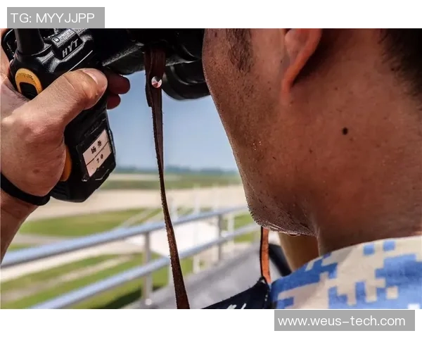 足球明星夏日休闲短裤时尚搭配图片欣赏与潮流趋势分析